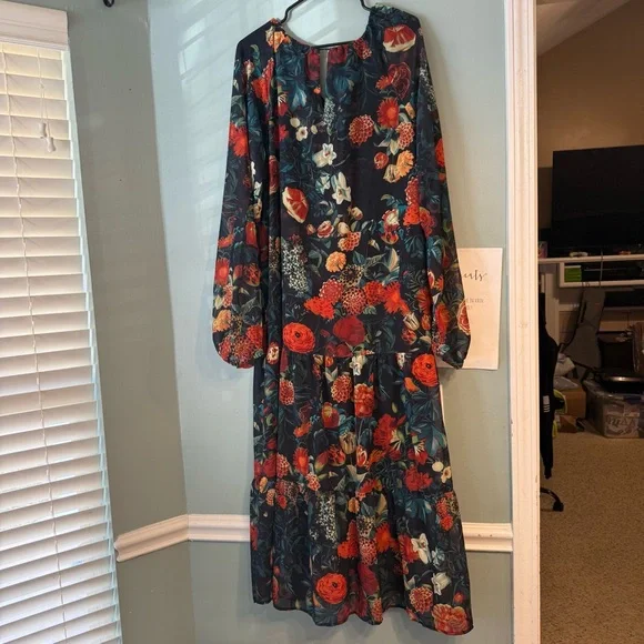 NWT Ivy City Co Imogen Vibrant Floral Long Sleeve Dress size medium Moody Floral - Picture 10 of 15